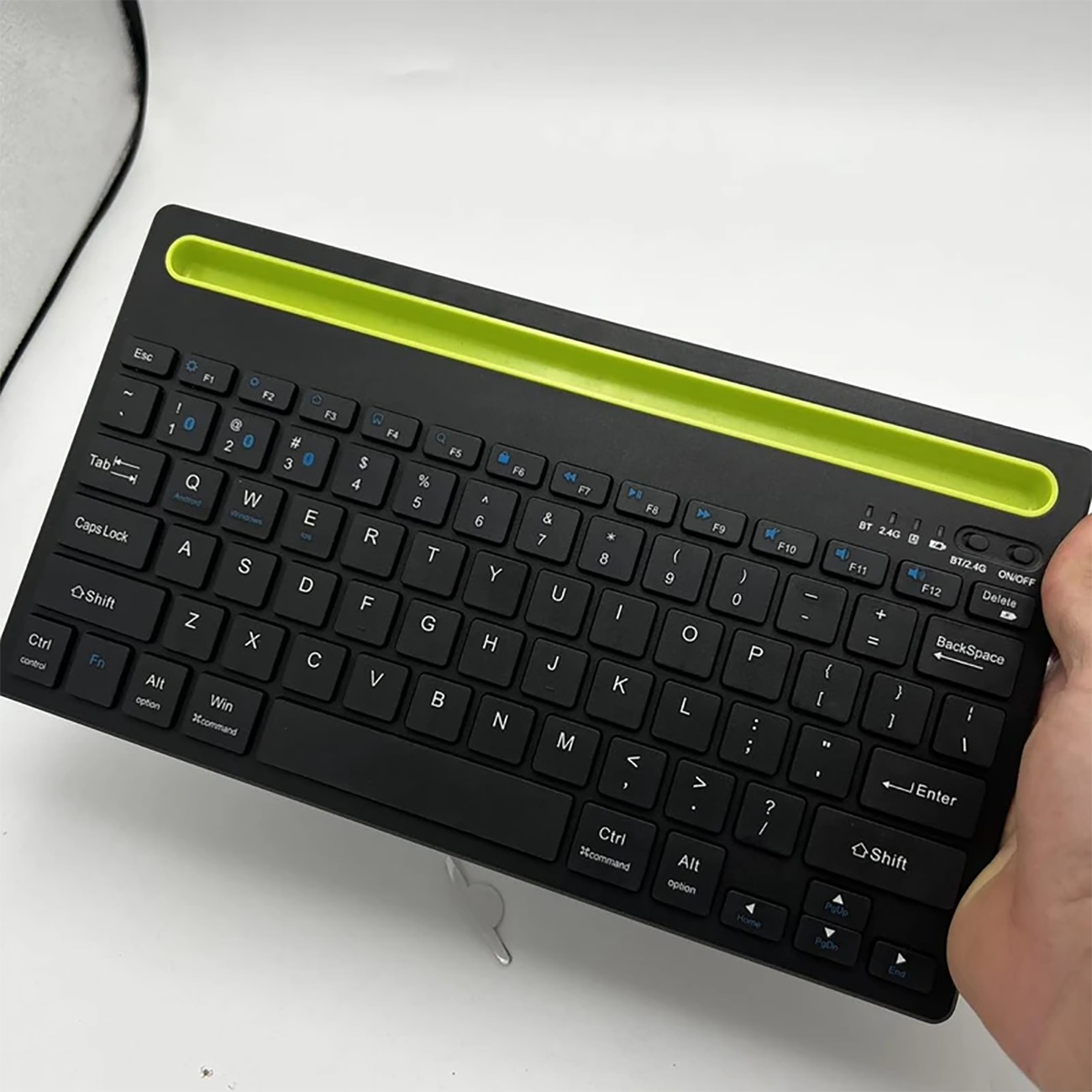 wireless-bluetooth-3.0-keyboard-11.jpg